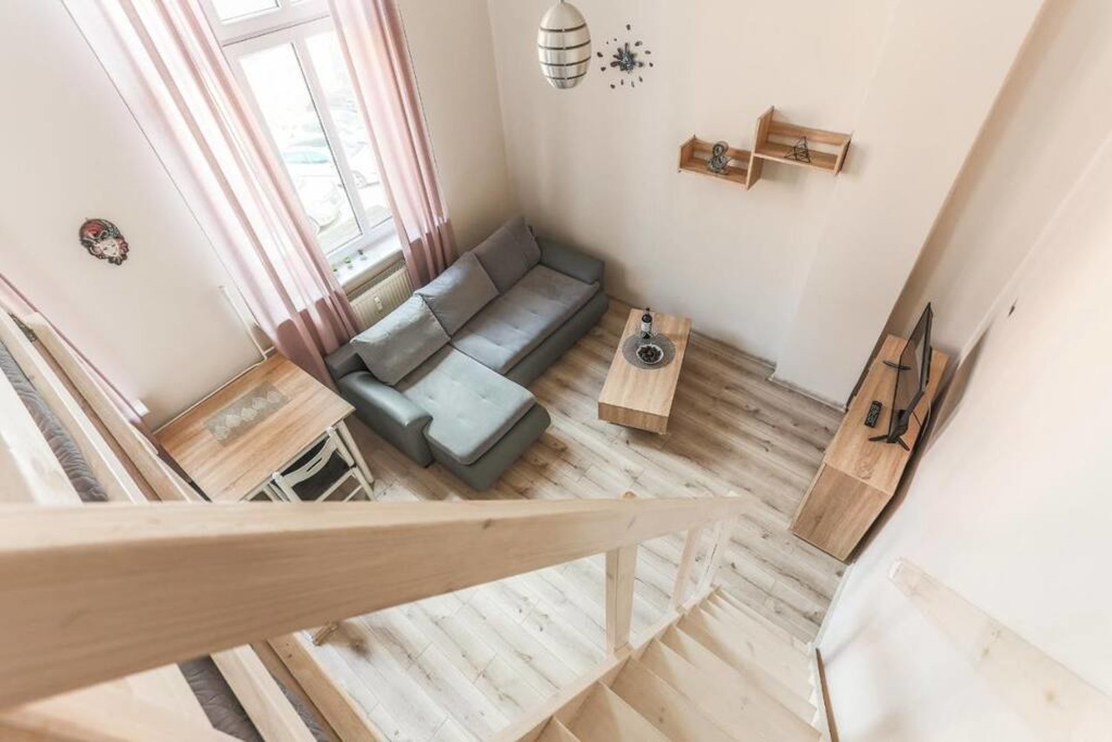 Apartament z Antresolą 1